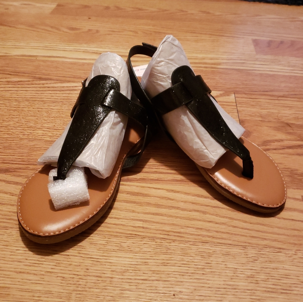 Black Shiny Sandles